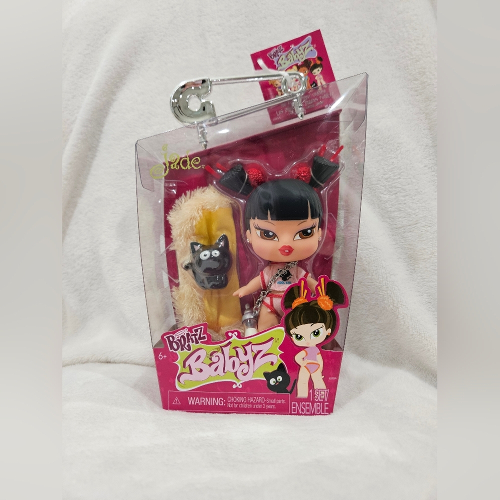 Bratz Babyz Jade Collectible Fashion Doll with Real Fashions and Pet